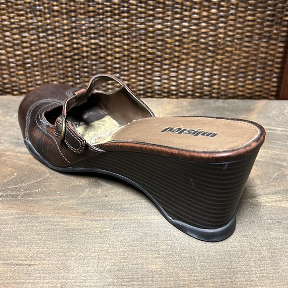 90’s Unlisted Showcase Brown Wedges - Picture 15 of 16